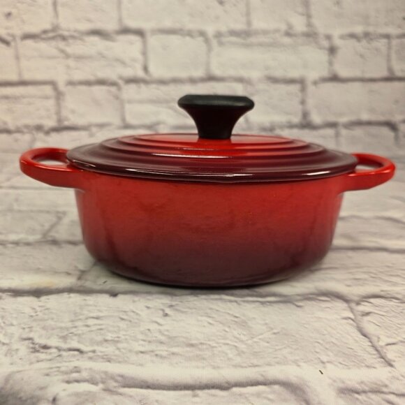Le Creuset Enameled Cast Iron Signature Oval Dutch Oven 1Qt Cerise #7 France Min - Picture 2 of 9